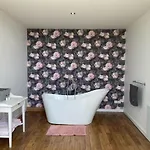 Chateau De La Bouchatte Les Roses Gæstehus 4*