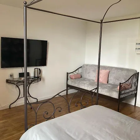 Chateau De La Bouchatte Les Roses 4* Chazemais