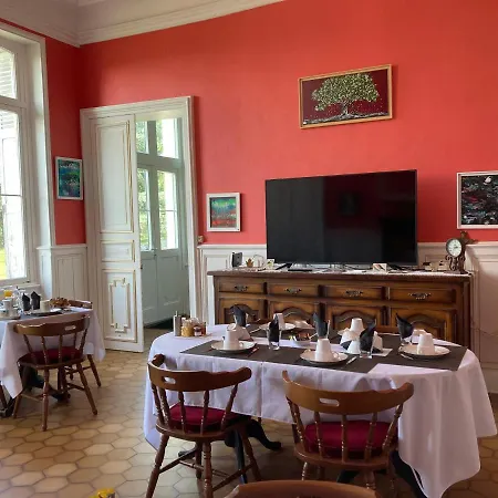 Chateau De La Bouchatte Les Roses Guest house Chazemais