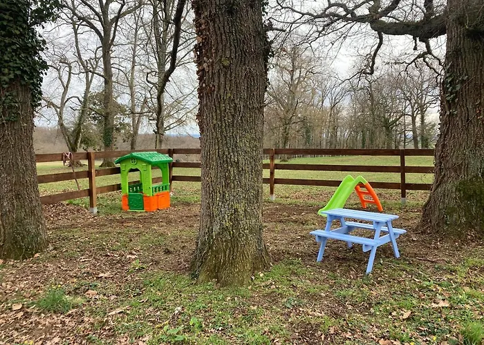 Chateau De La Bouchatte Les Roses Gasthof