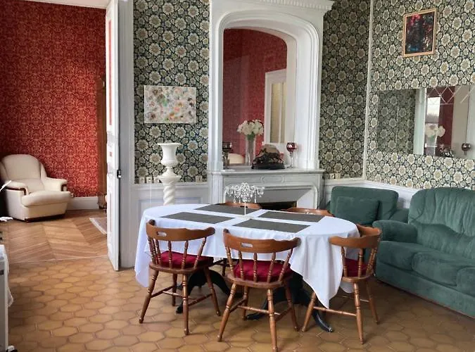 Chateau De La Bouchatte Les Roses Chazemais